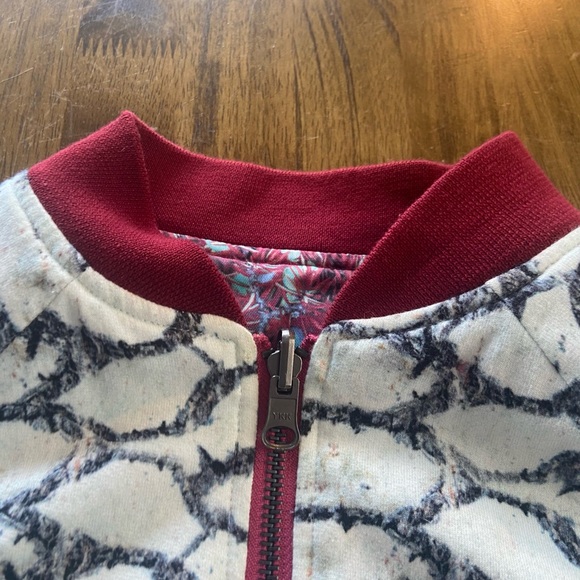 Agatha Cub REVERSIBLE Bomber Jacket, size 6-7 - Picture 8 of 8